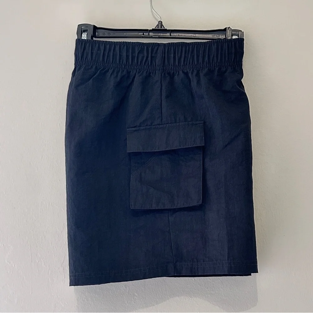 Nike Sportswear Essential Women's Woven High-Rise Shorts Size M Black DM6247-010 - Picture 3 of 13